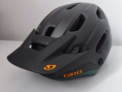 Prilba Giro Source Mips