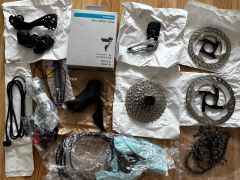 Shimano Groupset 105 DI2 R7100 2x12 speed