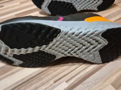 Nike Wmns Odyssey React 2 Shield