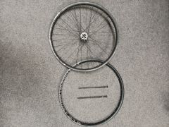 Zadné koleso Dartmore 27,5&quot; 148x12mm s HG orechom + ráfik a špice k prednému