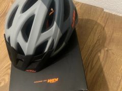 KTM prilba