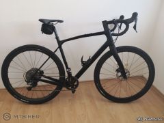 Pinarello Granger X5, kolesa campagnolo levante