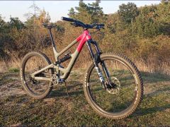 YT Capra MX Uncaged 10 CF _ vel. L