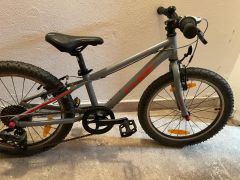 Bicykel Cube Acid 200