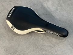 Ergon Sme3 Pro TiNox velikost M