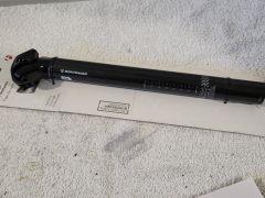 Sedlovka Bontrager PRO 33cm, 31,6mm, carbon / nová