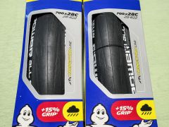 2x Michelin Power All Season V2 700x28