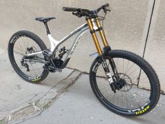 Commencal supreme worlds edition