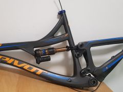 Predám rám Pivot Mach 6 carbon  27.5 , M-L-ko