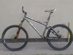 SPECIAlLIZED Epic FSR  a  Canyon FS 10 XTR Edition,