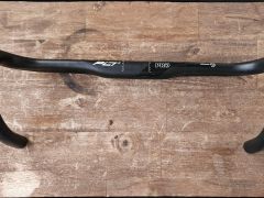 Riadidlá PRO PLT Compact Ergo 420mm, 31.8 mm