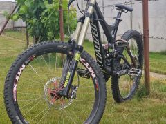 Specialized demo8
