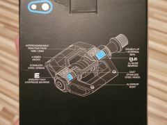 Nové zabalené pedále Crankbrothers Mallet Trail