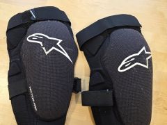 Predam chranice kolien Alpinestars Vector PRO