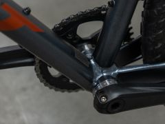 Giant Revolt 2 GRX 1x11, M/L