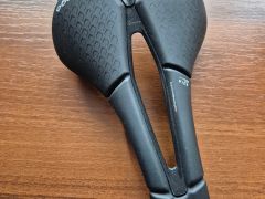 Prologo Scratch M5 Space sedlo, 147 mm