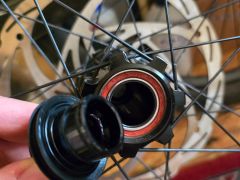 Race Face Turbine 110x15mm predné koleso (poškodený rafik)