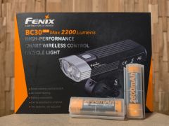 Fenix Bc30 V2.0 + 2x Fenix 18650 2600mAh