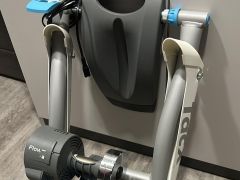 Trenažér Tacx Flow T2240
