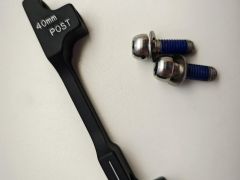 Sram brzdový adaptér Post- 40 P predný 200/zadný 180 adaptér