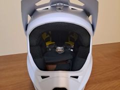 FOX Racing - Helma Rampage, vel. L