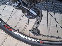 Predám Merida Crossway 300 28 er/Lko-19"-48cm/3x9