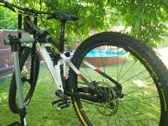 Sjezdové downhill kolo mondraker summum