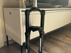 Prodám novou vidlici SR Suntour Aion 35 Boost RC / 150 mm