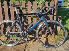 Giant Propel Advanced 2 karbon L cierny