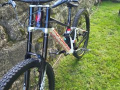 Sjezdové downhill kolo mondraker summum