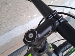 Predám Merida Big Seven 300 27,5er/Xsko-34 cm/2x10, Vzduch