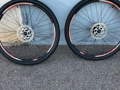 Bontrager At-850 Disc 26 + kotpče + kazeta