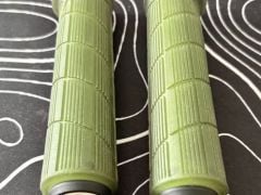 Ergon GD1 EVO Factory Gripy frozen moss /šedá objímka GDH team