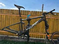 BMC four stroke size M (frame &amp; accessories)