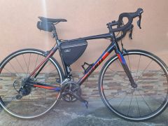 Predám cestný bicykel Giant contend veľkosť ML