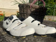 DHB karbonove cestne tretry