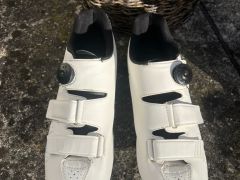 DHB karbonove cestne tretry