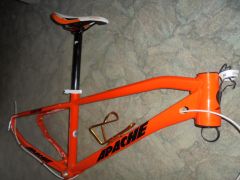 Rám Apache Tate 24 er. veľkosť 13,4"