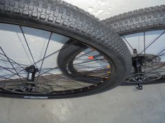 Kvalitné Bezdušové Kolesá 15x100 - 10x135 mm. 29" Komplet.