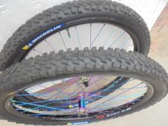 Originálne Kvalitné Kolesá Boost + Bezdušoé Kevlar.Plášte 27,5.