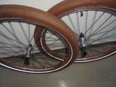 Kolesá  na "V" Bzdy aj s Plášťami .