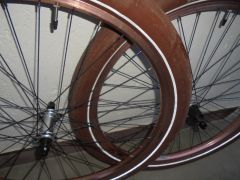 Kolesá  na "V" Bzdy aj s Plášťami .