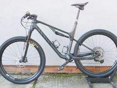 Predám celoodpružený ,bicykel Canyon Lux cf SL X 9