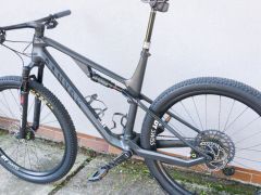 Predám celoodpružený ,bicykel Canyon Lux cf SL X 9