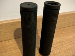 No name gripy z Canyon biku