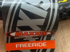 Maxis 24