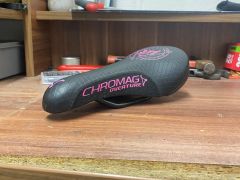 Chromag sedlo rúžová