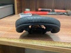 Chromag sedlo rúžová