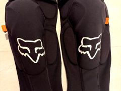 Fox Yth Launch chrániče kolien