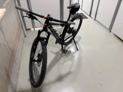 Cube Race ONE black n flashred velkost 17